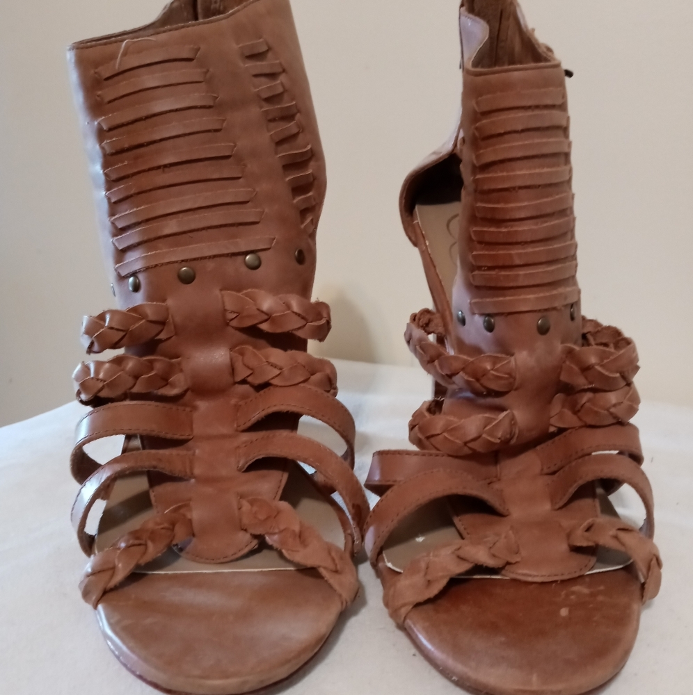 Camel colored leather caged heel by Candela size 10